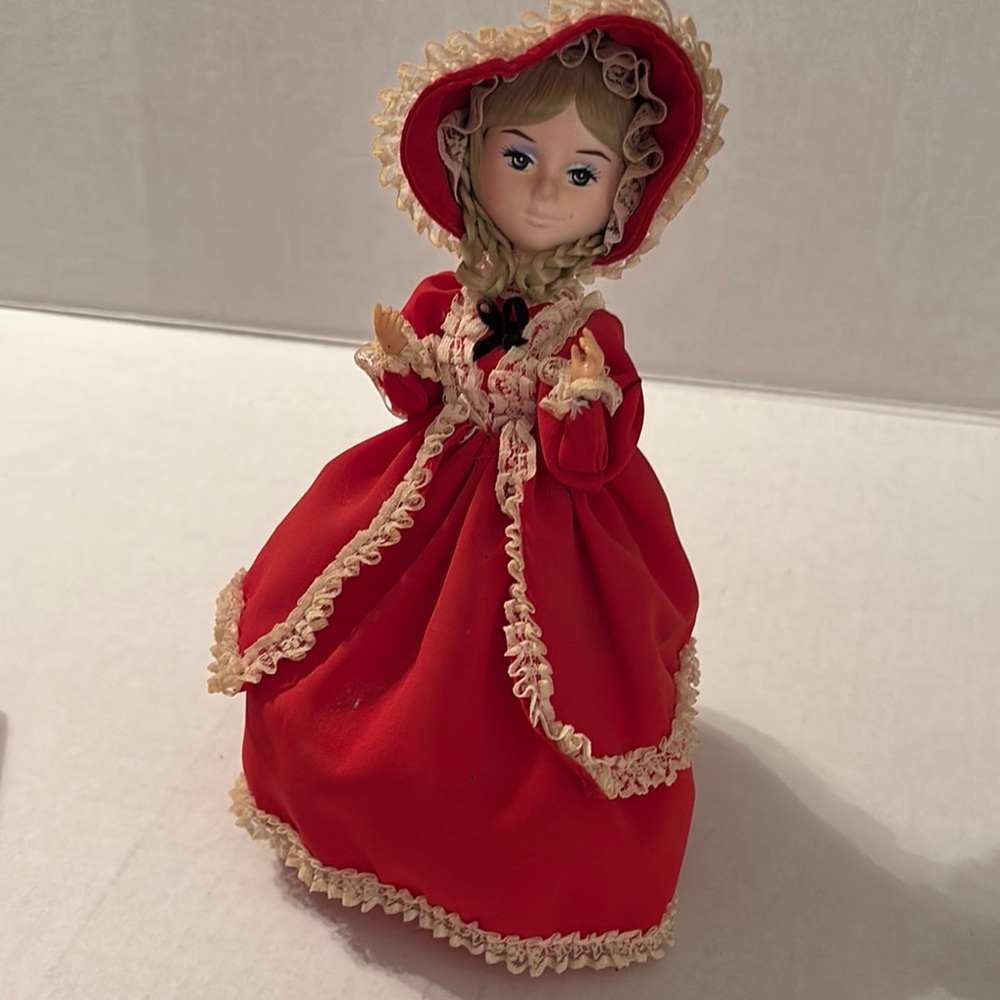 Vintage Bradley, Red doll with Bonnet and Lace Trim